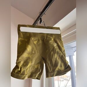 Gymshark Adapt Camo Seamless Shorts Green Jacquard XS